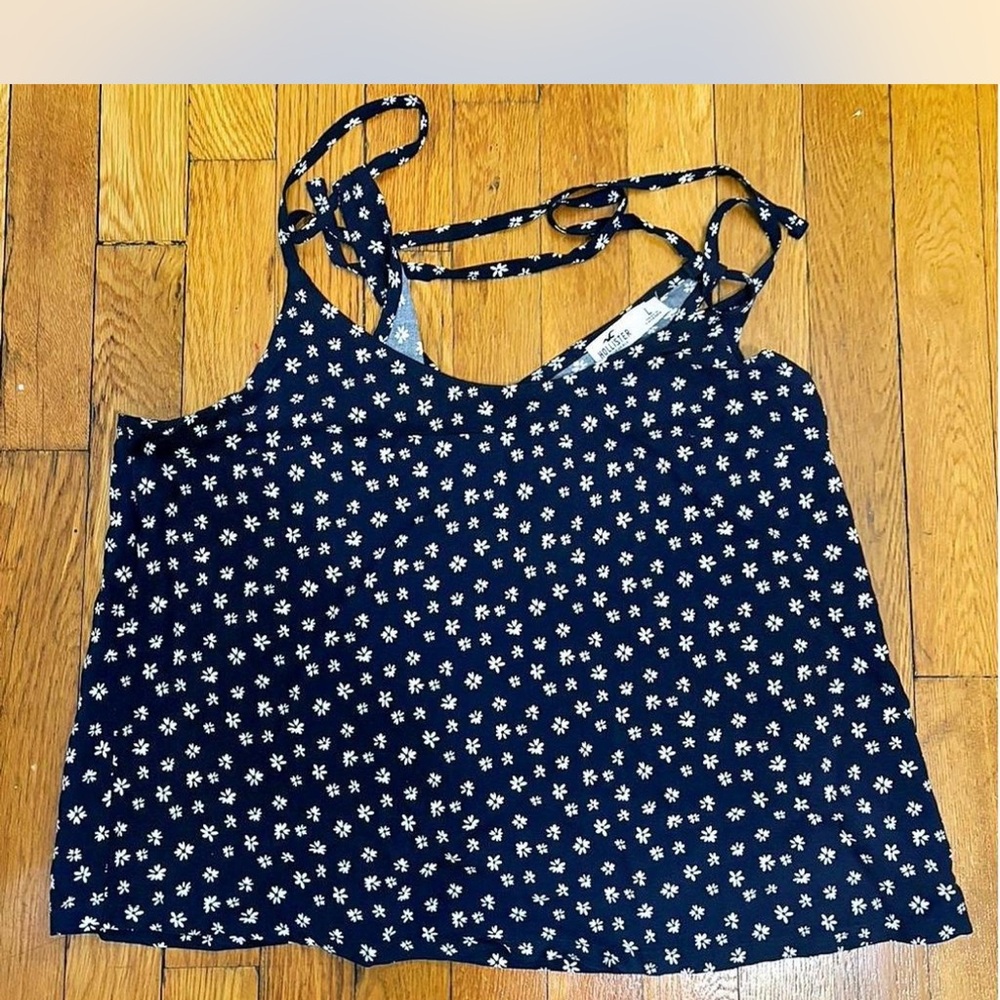 Hollister Navy Floral Flowy Tank